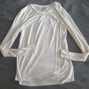 White Long Sleeve Basic Shirt ~ M